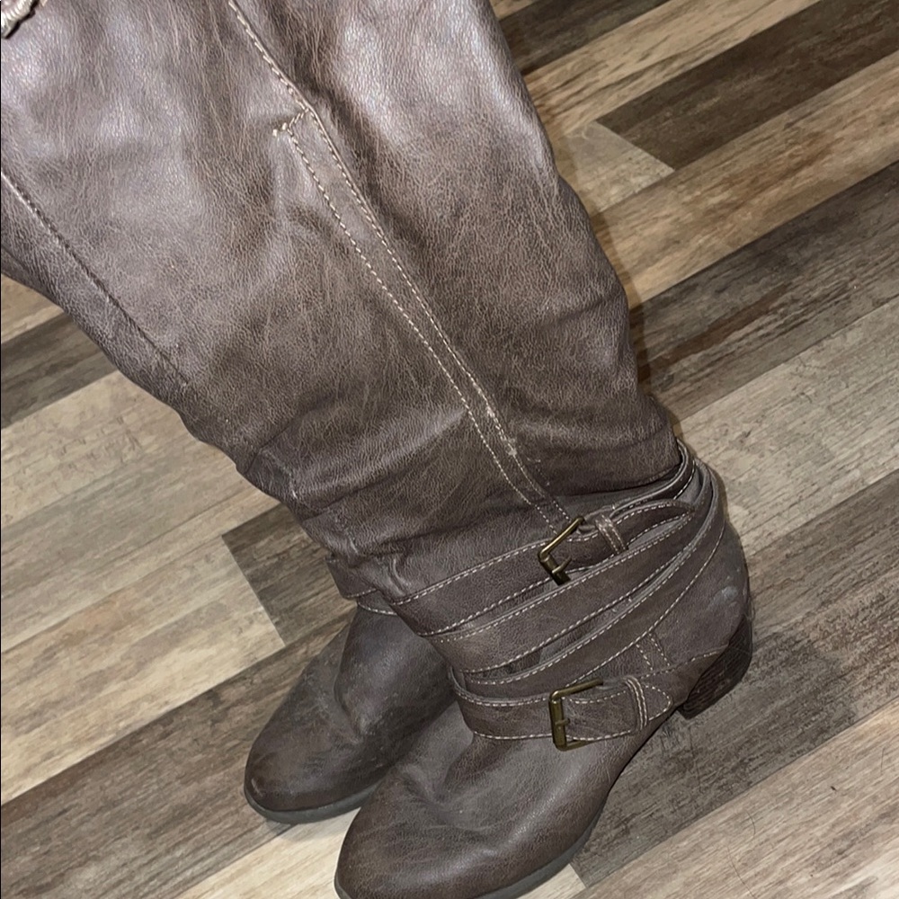 Stylish Brown Leather Women's Boots